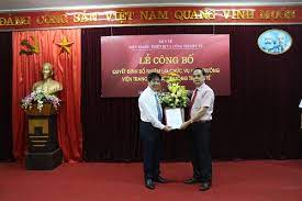 Đón nhận cờ thi đua của chính phủ Việt Nam 